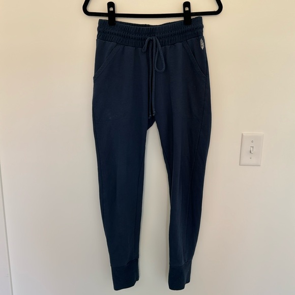 Free People Movement Navy Blue Sweatpant Joggers - Size S - Picture 2 of 9